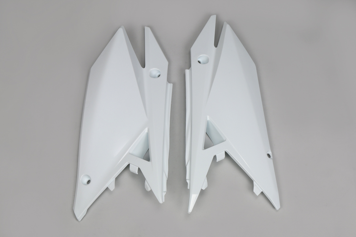 Side panels - white 041 - Suzuki - REPLICA PLASTICS - SU04942-041 - UFO Plast