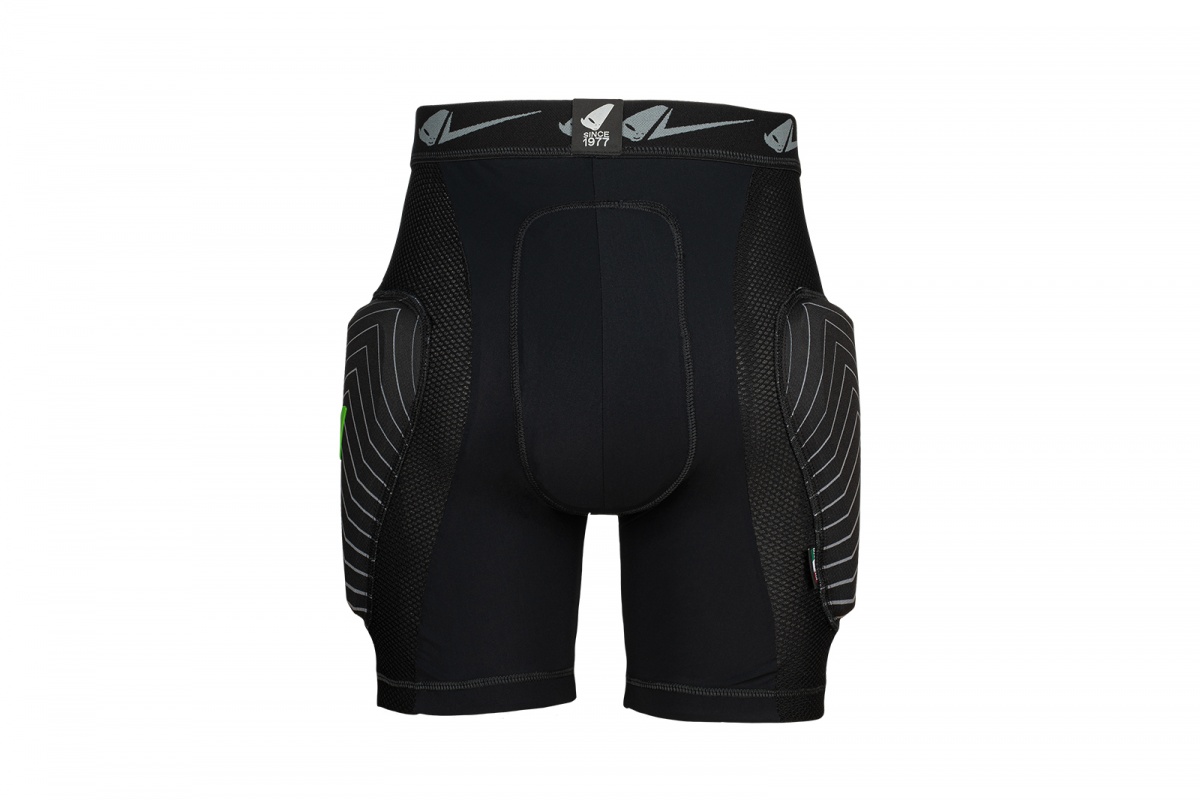 Motocross padded shorts Atrax with lateral and back protection black - PROTECTION - PI02421-K - UFO Plast